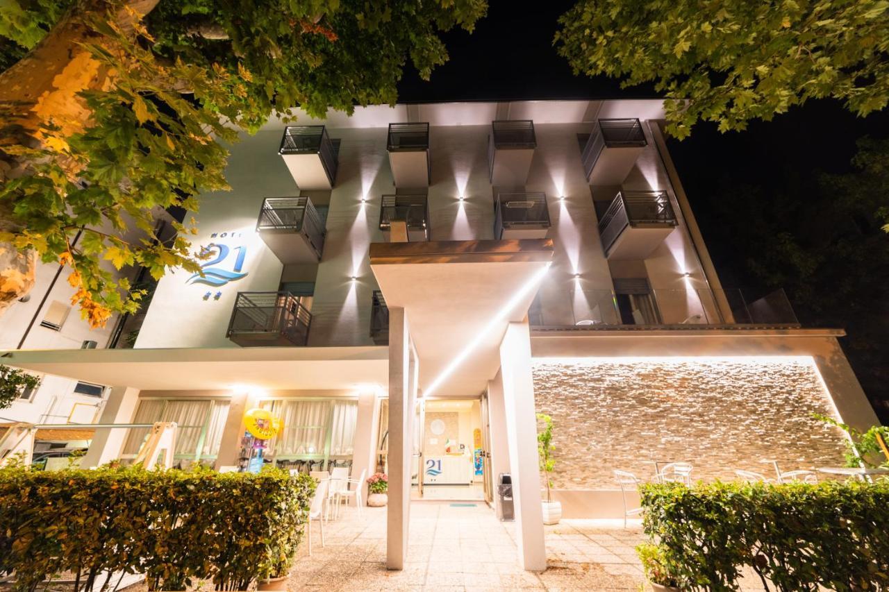 Hotel 21 Riccione Exterior foto